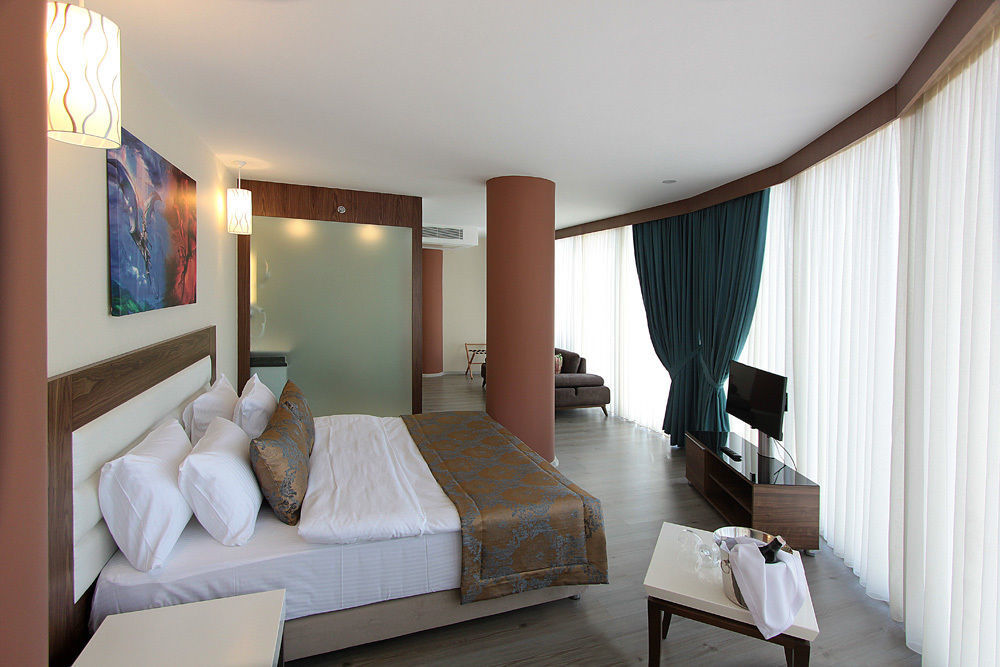 Forum Suite Otel Mersin  Exterior foto